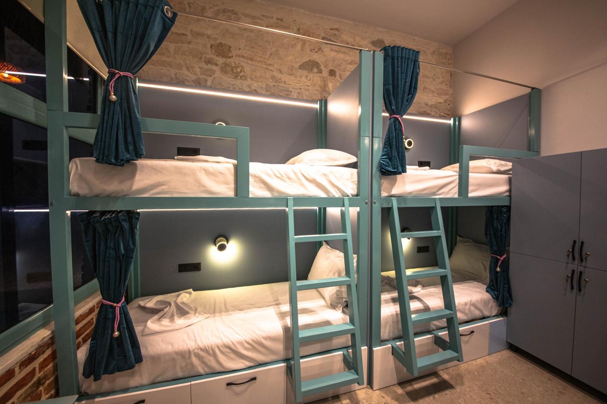 Vega 43 Hostel Саранда Екстер'єр фото