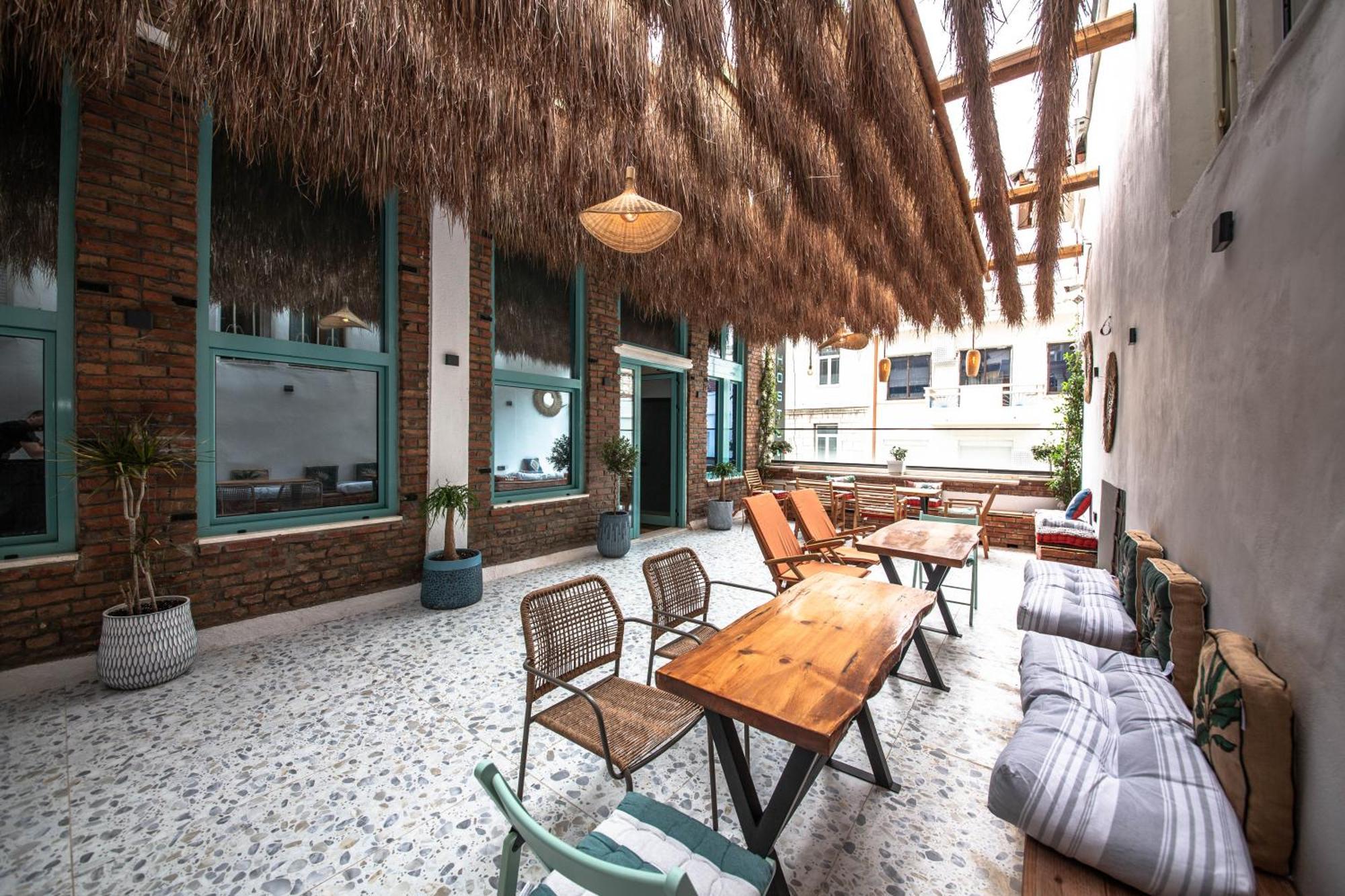 Vega 43 Hostel Саранда Екстер'єр фото