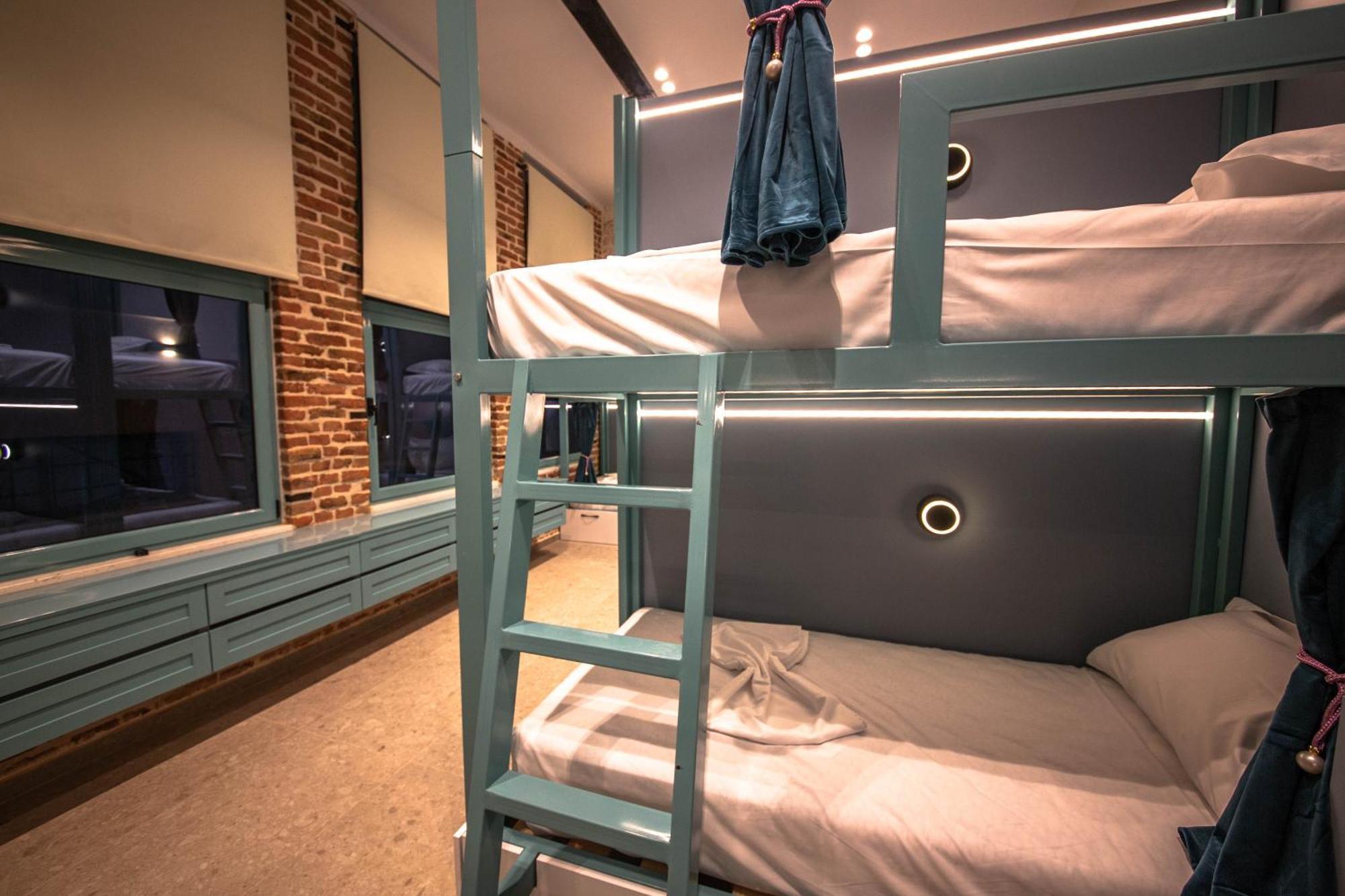 Vega 43 Hostel Саранда Екстер'єр фото